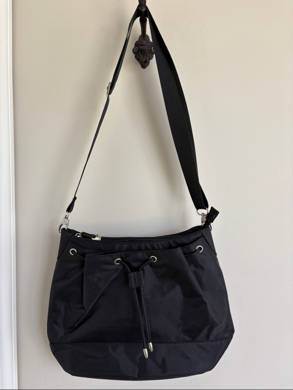 Travelon Anti-Theft Bag in Black Classic Drawstring Crossbody Bag